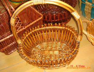 精美的柳编工艺品篮 自然与艺术的完美融合